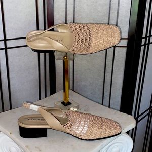 Karen Scott tan/taupe sandals NWOT